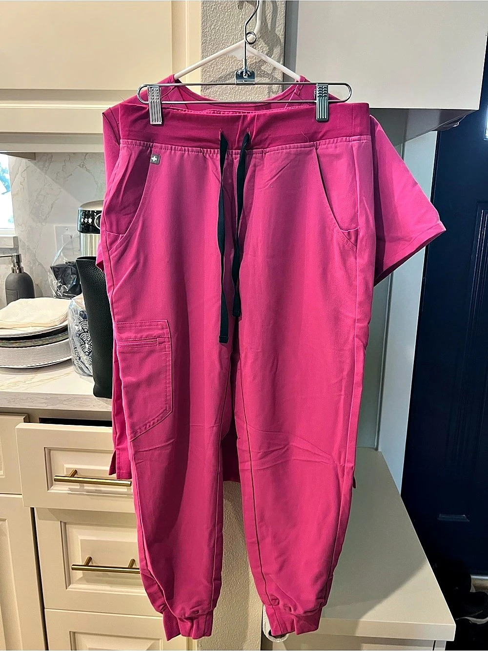 FIGS Technical Collection Zamora Scrub Jogger  in Fuschia/Magenta Size Small Pet
